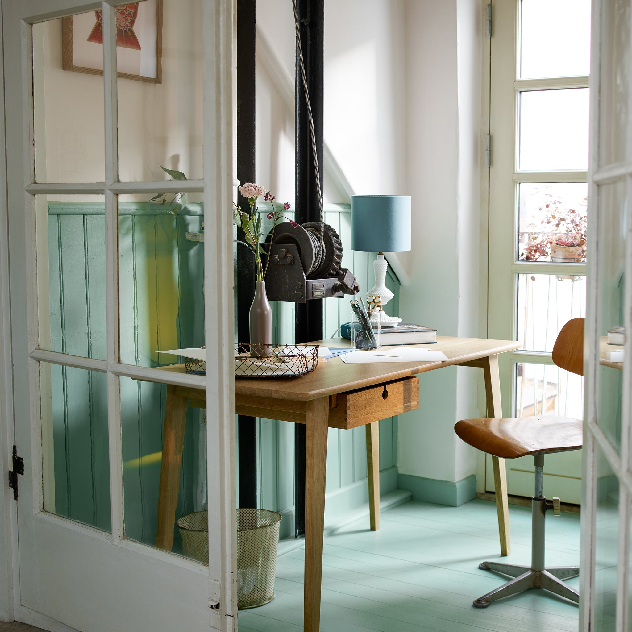 C67 Butler Desk